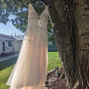 Elegant Lace Wedding Dress